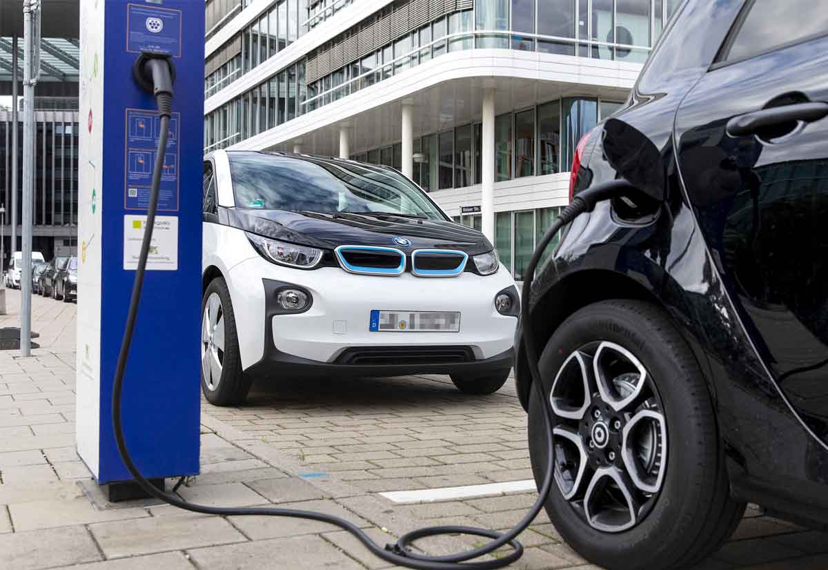 Bosch estende la durata delle batterie dei veicoli elettrici grazie al cloud Bosch estende la durata delle batterie dei veicoli elettrici grazie al cloud