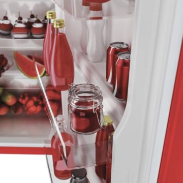 Candy Divo, il minifrigorifero rosso che raffredda e arreda in offerta flash Prime Day