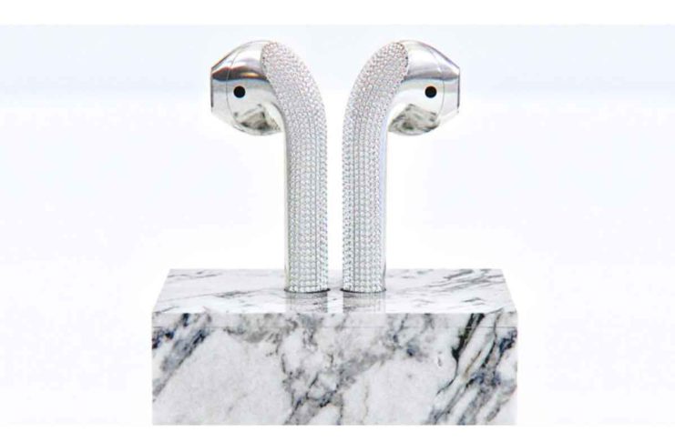 Questi AirPods tempestati di diamanti possono essere vostri per 20.000$