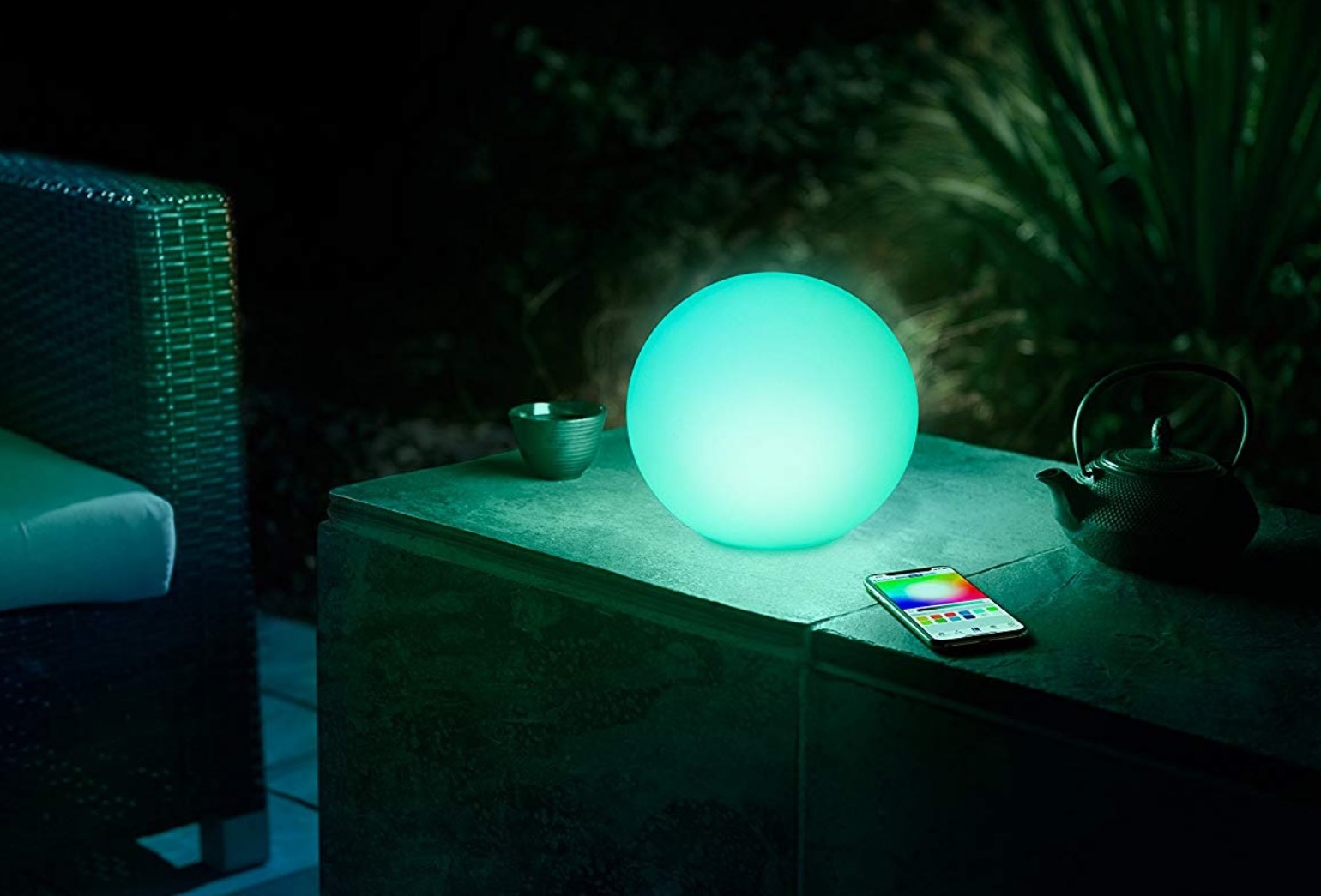 Recensione Eve Flare: la lampada HomeKit a batteria per portare la domotica in giardino