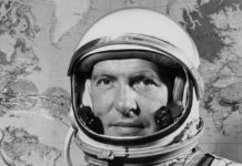 Il primo passo sulla luna fu descritto da Armstrong attraverso le cuffie Plantronics Il primo passo sulla luna fu descritto da Armstrong attraverso le cuffie Plantronics