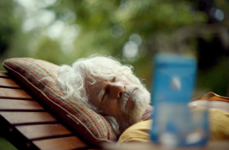 Più sicuro, più semplice e perfetto per chi è pigro: Face-ID al centro del nuovo spot Apple