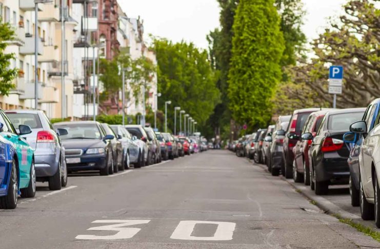 Parking Lot Sensor di Bosch facilita la ricerca di parcheggio e la gestione dei posti auto