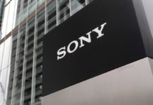 Sony lavora a uno smartphone con schermo arrotolatile
