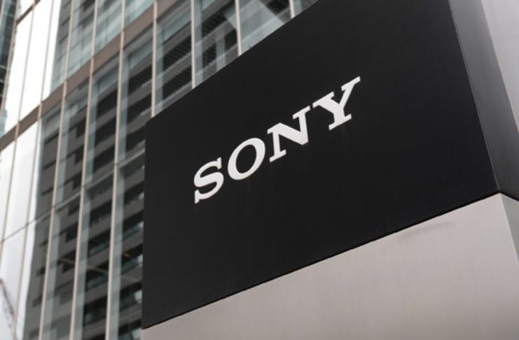 Sony lavora a uno smartphone con schermo arrotolatile