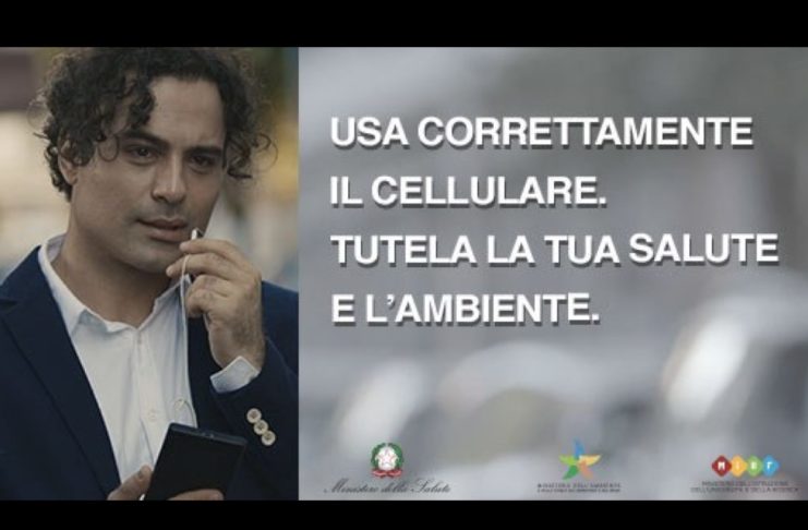 Il tuo cellulare è intelligente. Usalo con intelligenza: la campagna del Ministero della Salute