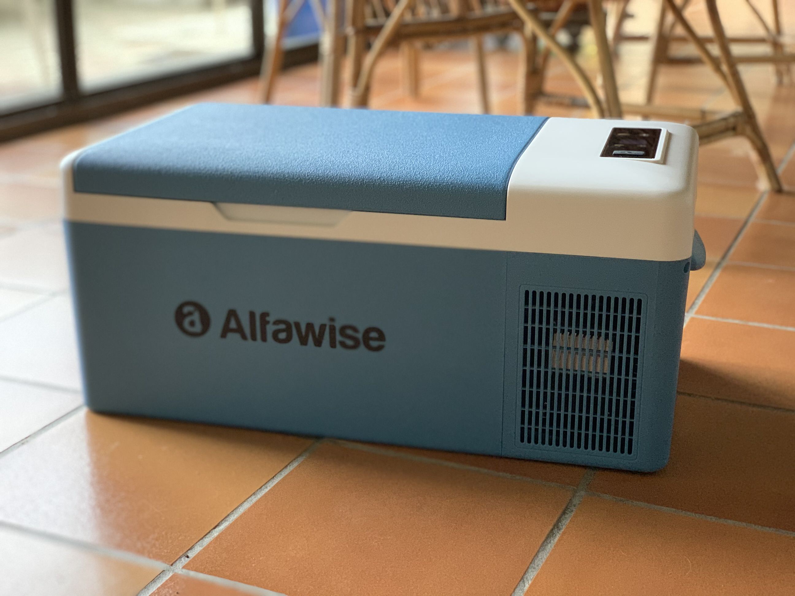 Recensione Alfawise B15, il frigorifero da viaggio che si controlla con un’app