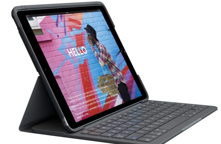 Logitech Slim Folio custodia e tastiera per iPad: sconto del 45% su Amazon
