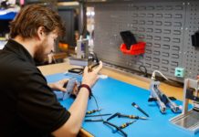 Apple offre ai suoi clienti ancora più opzioni per riparazioni sicure e affidabili