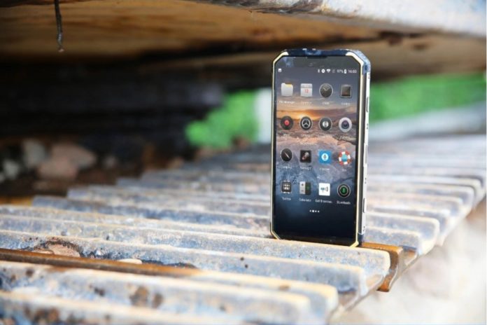 Blackview BV9500 Plus, lo smartphone con super-batteria a soli 219,99 dollari