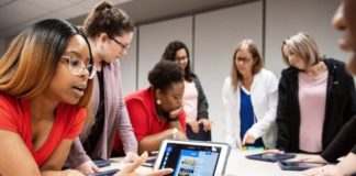 Creatività, coding e comunità ai corsi di Apple per gli insegnanti