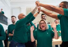 Apple offre un posto di lavoro a 2,4 milioni di persone in USA Apple dice che è direttamente e indirettamente responsabile di 2,4 milioni di posti di lavoro negli USA