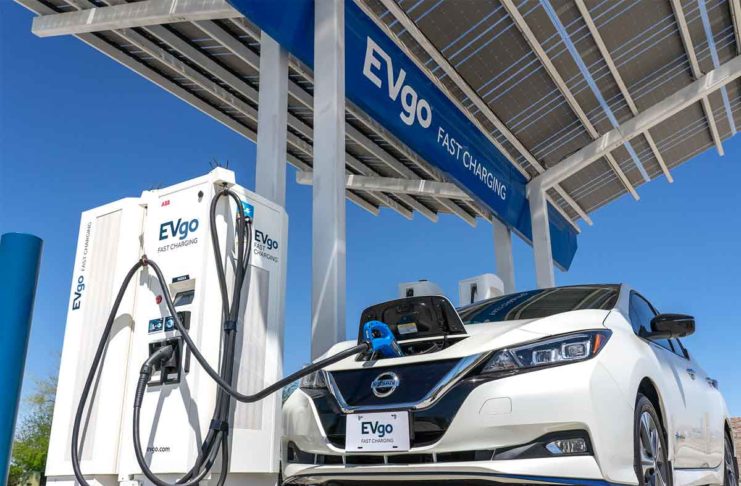 Nissan ed EVgom, 200 nuove colonnine di ricarica rapida negli Stati Uniti