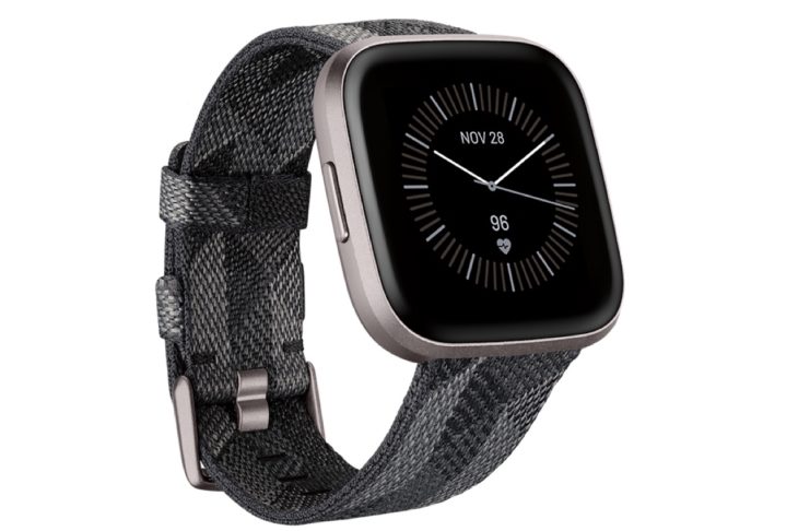 Fitbit Versa 2 prova a sfidare Apple Watch con Alexa e Spotify