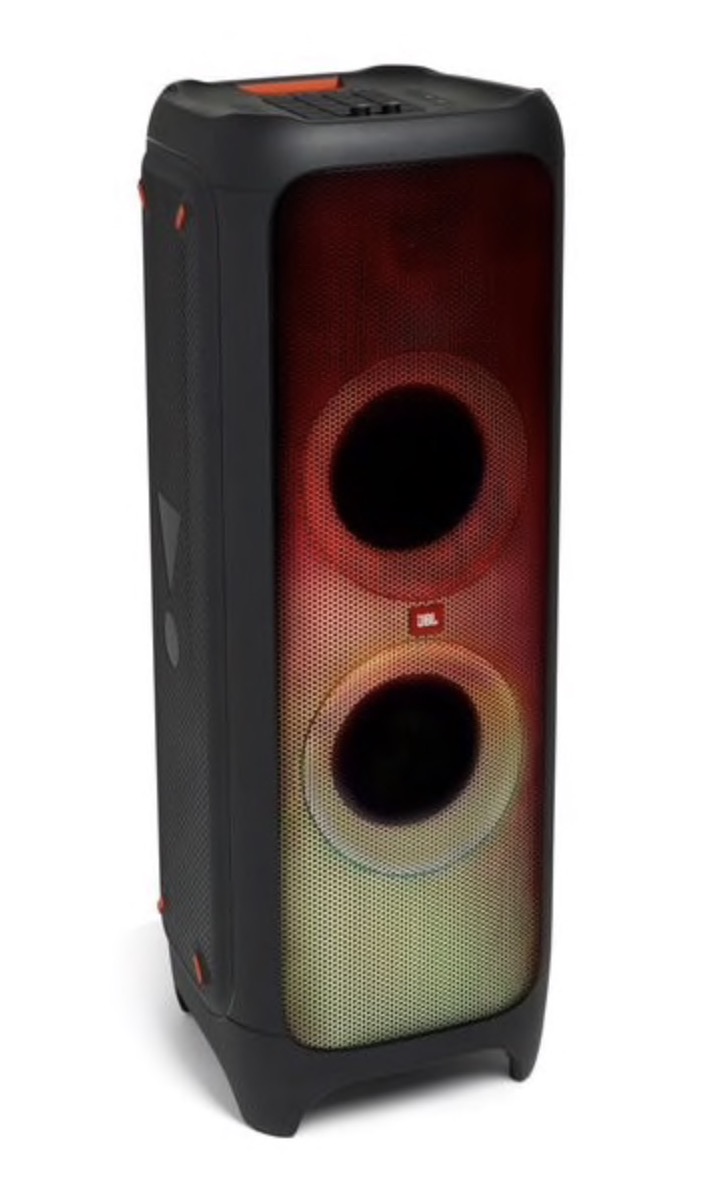 JBL Partybox 1000: lo speaker che riempe di musica e illumina le feste