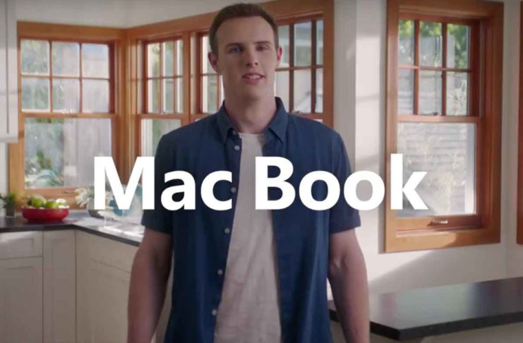Microsoft ha arruolato un uomo che si chiama “Mac Book” per pubblicizzare il Surface Laptop 2