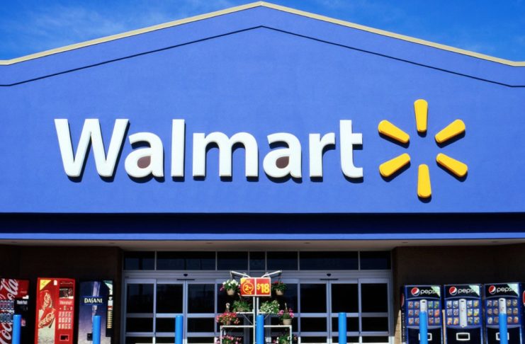 Pannelli solari prendono fuoco nei negozi, Walmart denuncia Tesla