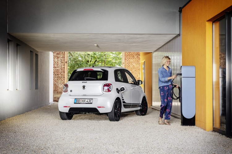 La nuova generazione di Smart è digitale e full electric