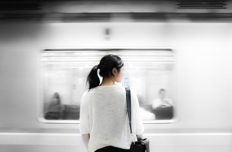 Si perdono AirPods a New York: in metropolitana annunci per i pendolari