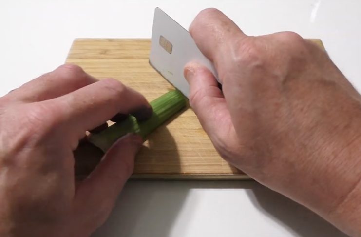 Affila Apple Card e la trasforma in un coltello