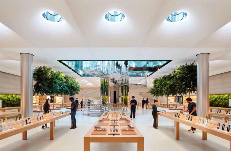 Lo store Fifth Avenue è il palcoscenico ideale per presentare e far provare ai clienti i nuovi prodotti Apple.