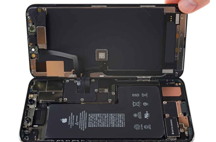 Nei nuovi iPhone un sistema che massimizza le performance tenendo conto dell’invecchiamento delle batterie