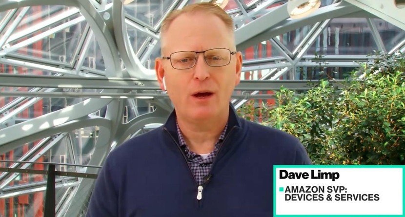 Intervistato su Echo Buds, dirigente Amazon indossa AirPods