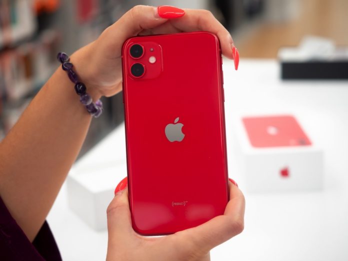 Unboxing di iPhone 11 [Red], iPhone 11 Pro e Max italiani