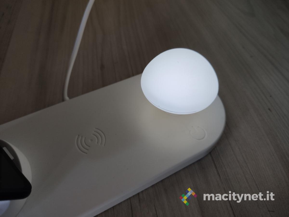 In prova la dock di ricarica con lampada notturna