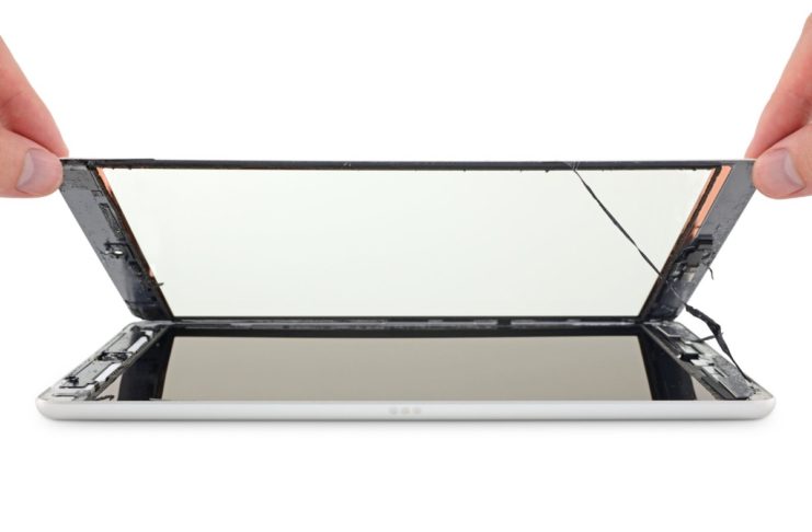 Il nuovo iPad 10,2” smontato conferma 3GB di RAM, voto di riparazione basso