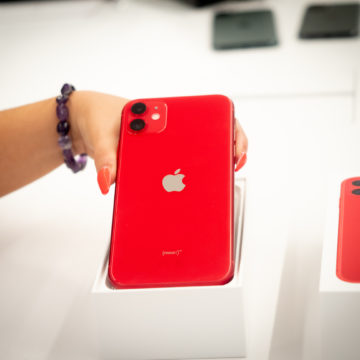 Unboxing e maxi confronto di iPhone 11 [Red], iPhone 11 Pro e Max italiani