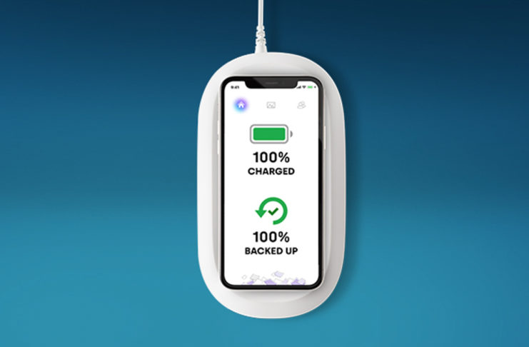 SanDisk iXpand Wireless Charger, backup locale e carica tutto in uno