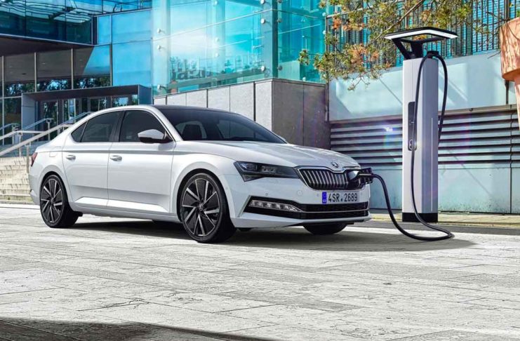Con SUPERB iV, anche in Italia l’offerta di mobilità elettrificata di SKODA