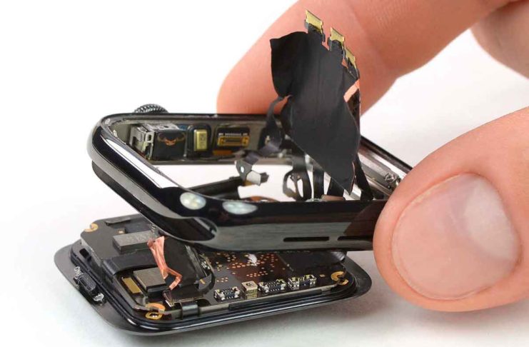 iFixIt ha smontato Apple Watch 5: “Un Apple Watch Series 4 leggermente migliorato”.