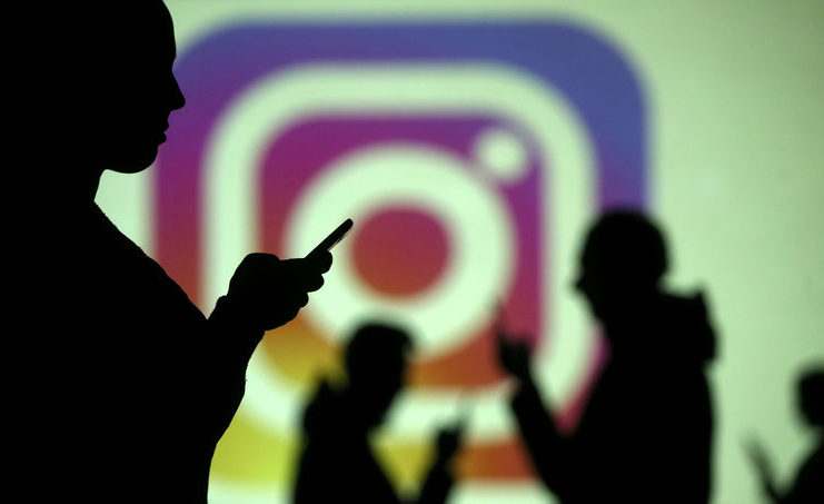 Instagram vieta disegni e meme legati all’autolesionismo