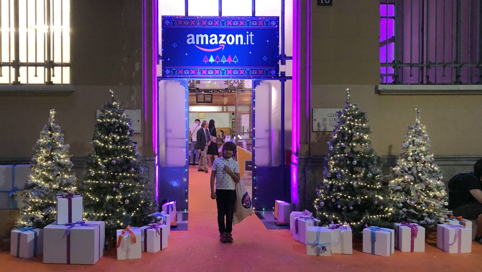 Amazon Natale 2019 si annuncia dolce e pieno di sorprese