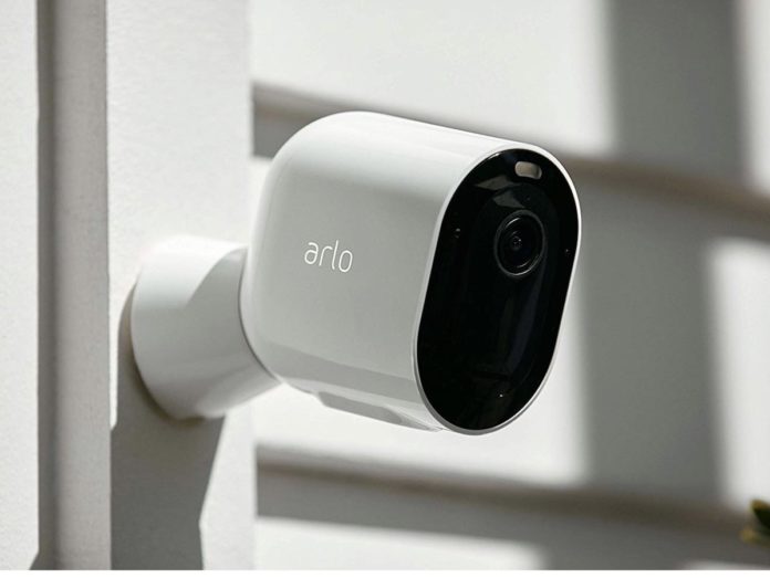 Arlo Pro 3 è la nuova telecamera 2K senza fili e senza problemi con sirena e luce ausiliaria