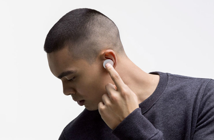 Microsoft Surface Earbuds sono i nuovi concorrenti di AirPods