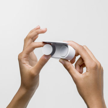 Microsoft Surface Earbuds sono i nuovi concorrenti di AirPods