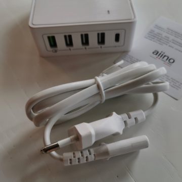 Presa di contatto con Aiino Caricatore da tavolo Premium 60W a 5 Porte