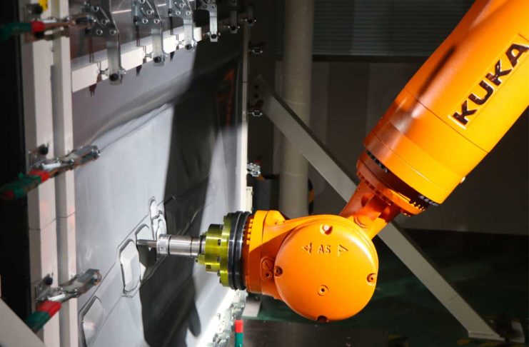 Nissan insegna ai robot a costruire i ricambi per le auto