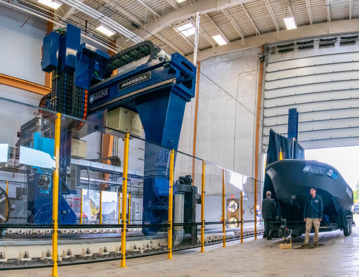 La più grande stampante 3D al mondo ha stampato una barca