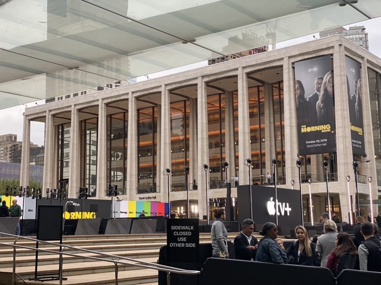 A New York tutto pronto per la premiere di The Morning Show di Apple TV + A New York tutto pronto per la premiere di The Morning Show di Apple TV +