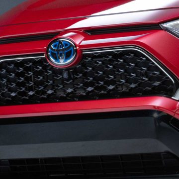 Toyota RAV4, l’ibrido plu-in sarà svelato a novembre a Los Angeles