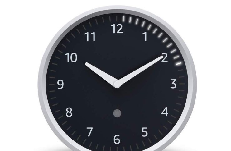 L’orologio Amazon Echo Wall Clock forse arriva in versione Topolino