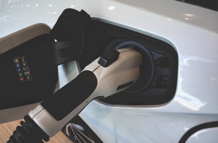 Premio Nobel per le batterie al litio «Questa tecnologia rimarrà primaria per 10-20 anni»