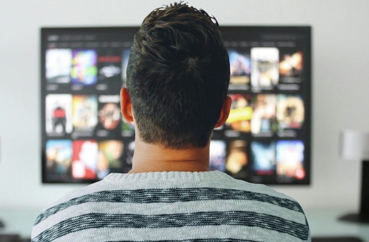 Binge Watching in Italia, aumentano le maratone di TV in streaming