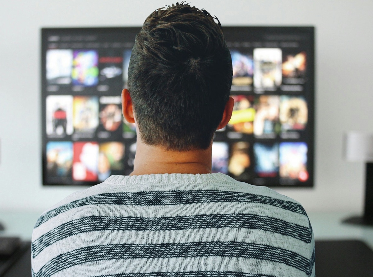 Binge Watching in Italia, aumentano le maratone di TV in streaming Binge Watching in Italia, aumentano le maratone di TV in streaming