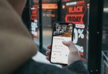 Italiani e Black Friday: 9 su 10 faranno acquisti per i regali di Natale Italiani e Black Friday: 9 su 10 faranno acquisti per i regali di Natale