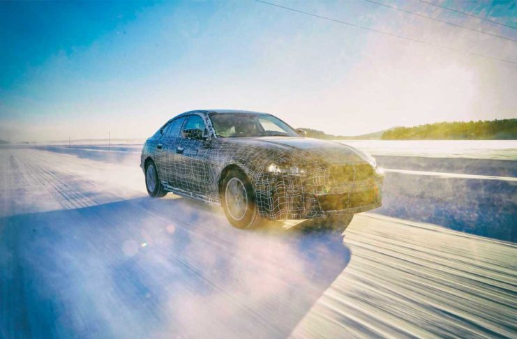 La BMW i4 elettrica promette fino a 600 km di autonomia